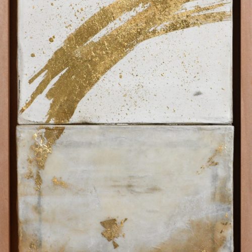 Annamaria Gallo, LA FONTE CHE UNISCE, 2023, 37x24 cm, crta di cottura del pane su tele di recupero, gesso, cere e foglia d’oro (TGart-95)